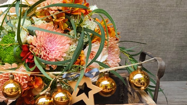 Flowers and Christmas: A Touch of Love and Warmth for the Holidays